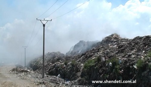 Djegia e plehrave, Durres (3)