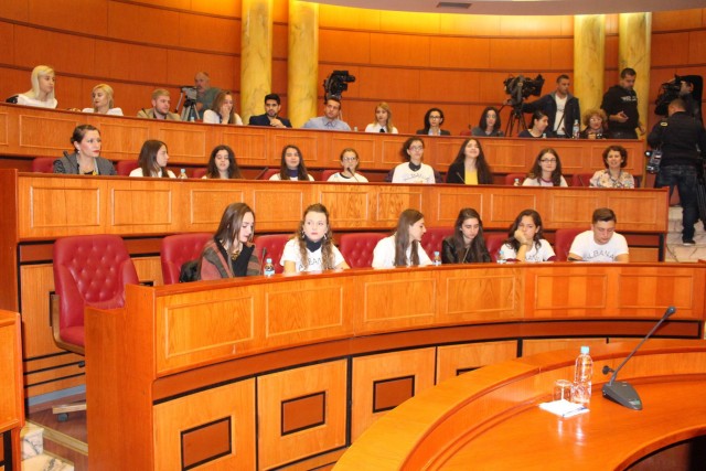 Takimi Youth Voice me kryebashkiakun Veliaj (3)